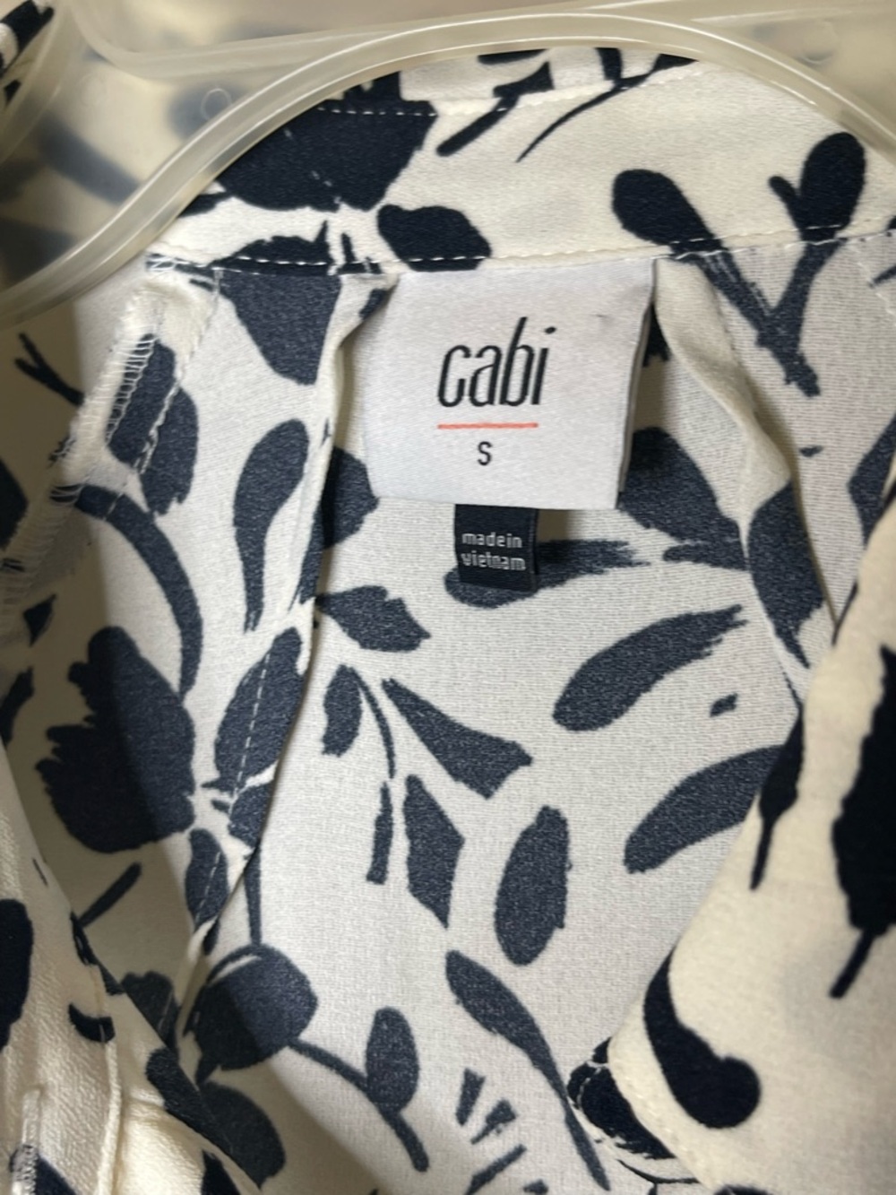 Cabi Quintessential Blouse White & Black Floral Button-Up Sz S - Picture 4 of 6